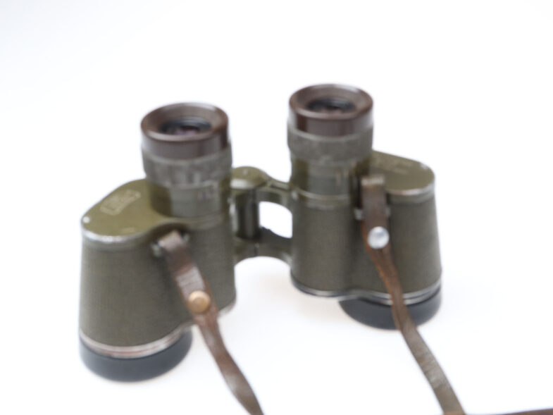 Zeiss 8x30 Dienstglas Bundeswehreigentum Strichplatte Fernglas binoculars  98305 – Bild 4