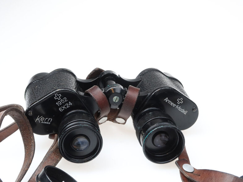 Kern AR 6x24 1952 Armee Modell Fernglas Strichplatte binoculars  98281 – Bild 6