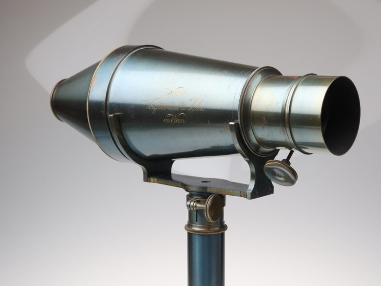 Voigtländer daguerreotype metal camera Petz val lens Replica 98303 - Image 9