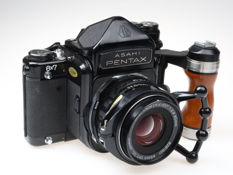 Pentax 6x7 Holzgriff Kamera 90mm f2.8 Objektiv lens 98528 near mint – Bild 2