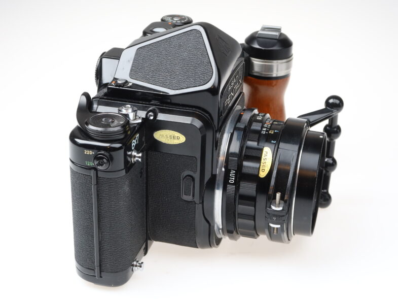 Pentax 6x7 Holzgriff Kamera 90mm f2.8 Objektiv lens 98528 near mint – Bild 3