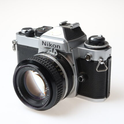 NIKON FE Kamera