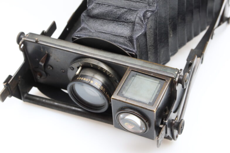 Nydia Newman&Guardia London Holzkamera Ross London f6.3 lens 99061 - Image 2