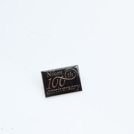 Nikon 100th Anniversary Pin von 2017  100 Geburtstag von Nikon Unternehmensgründung 25.Juli 1917 limitiert