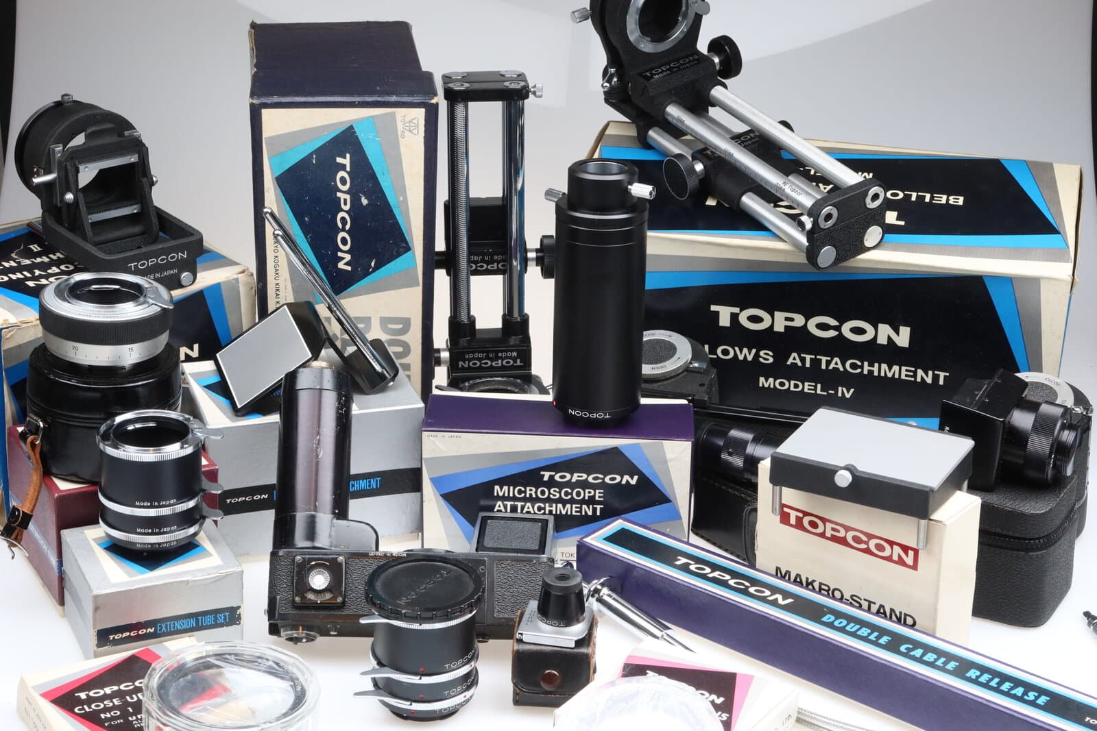 IMG_7432 Topcon Beseler Motor Viewfinder 6,5x Filmmagazin usw.