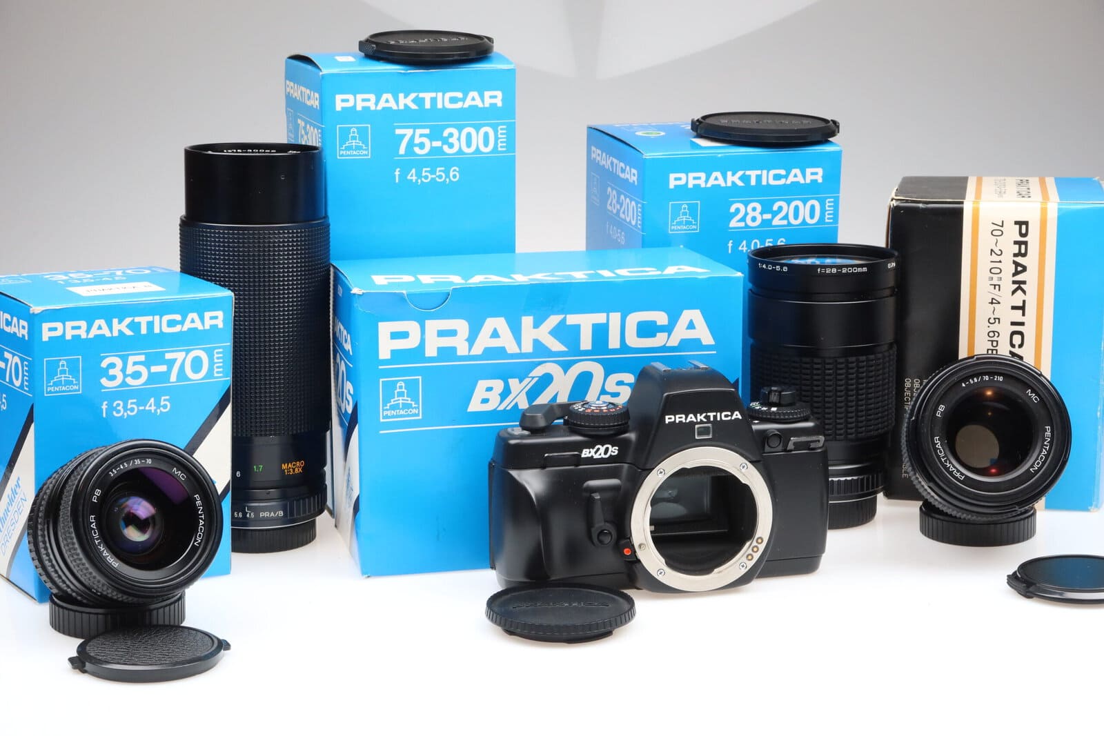IMG_8380 Praktica BX20s Kamera 35-70mm 75-300mm uvm. SET