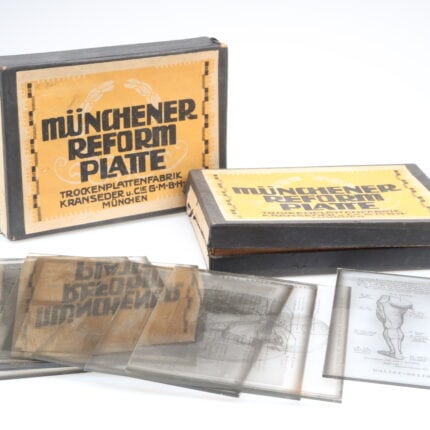 Müller-Seifert Glasplatten Münchener Reform Platte: Müller-Seifert 1941 - 2x original Kartonagen mit 1x8 und 1x9 Glasplatten (fotographische Trockenplatten) mit Zeichnungen und Erklärungen des menschlichen Körpers.