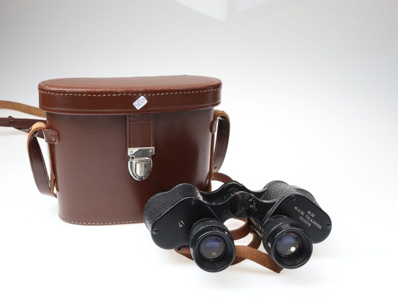 Tulajdona M.H.SZ. 8x30 Q1 Fernglas Ungarn Verteidigungsministerium 98307 - Image 1