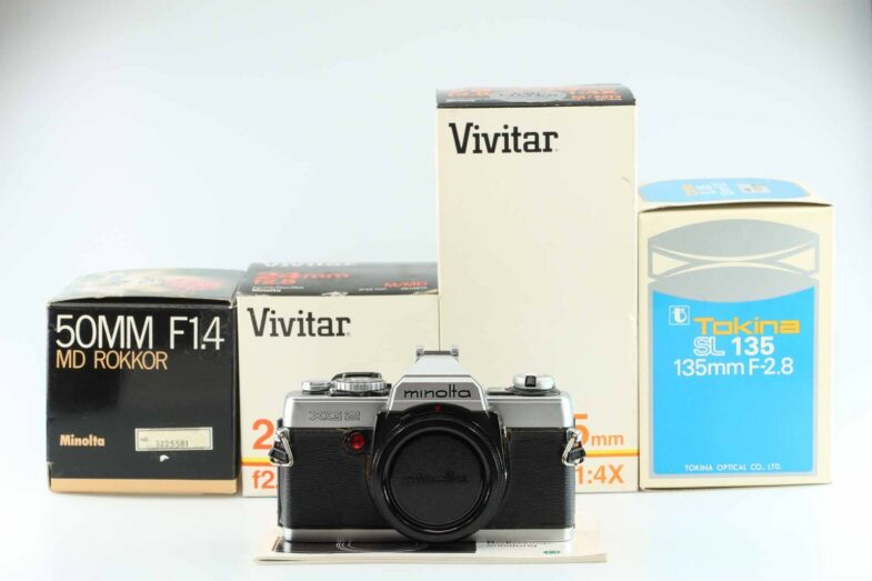 Minolta XG2 mit Rokkor 1,7 50 mm Tokina 135 Vivitar 24 und 75 205 Macro 87139 - Image 1