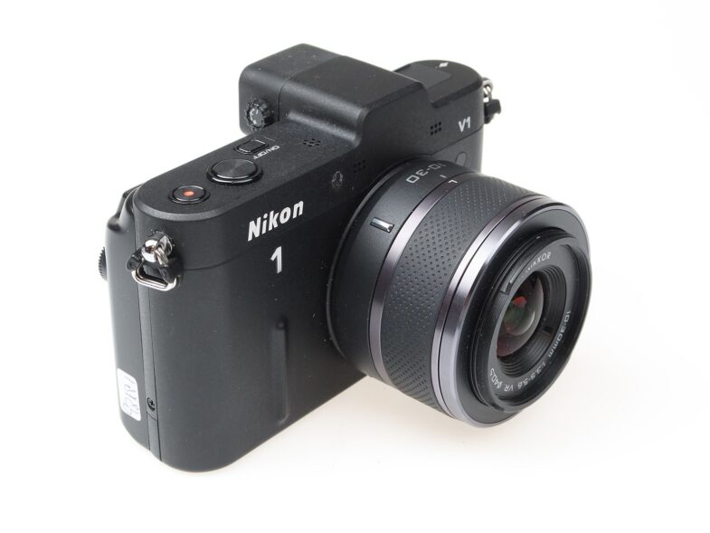 Nikon 1 V1 Kamera 10-30mm f3.5-5.6 30-110mm f3.8-5.6 near mint 98191 - Image 4