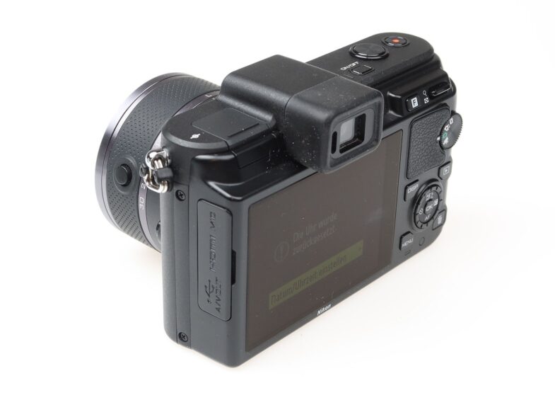 Nikon 1 V1 Kamera 10-30mm f3.5-5.6 30-110mm f3.8-5.6 near mint 98191 - Image 6