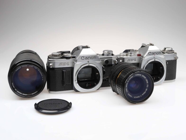 Canon AE-1  und AV-1 Kamera Camera Canon FD 35-70mm 70-210mm Objektiv lens 97446 - Image 1